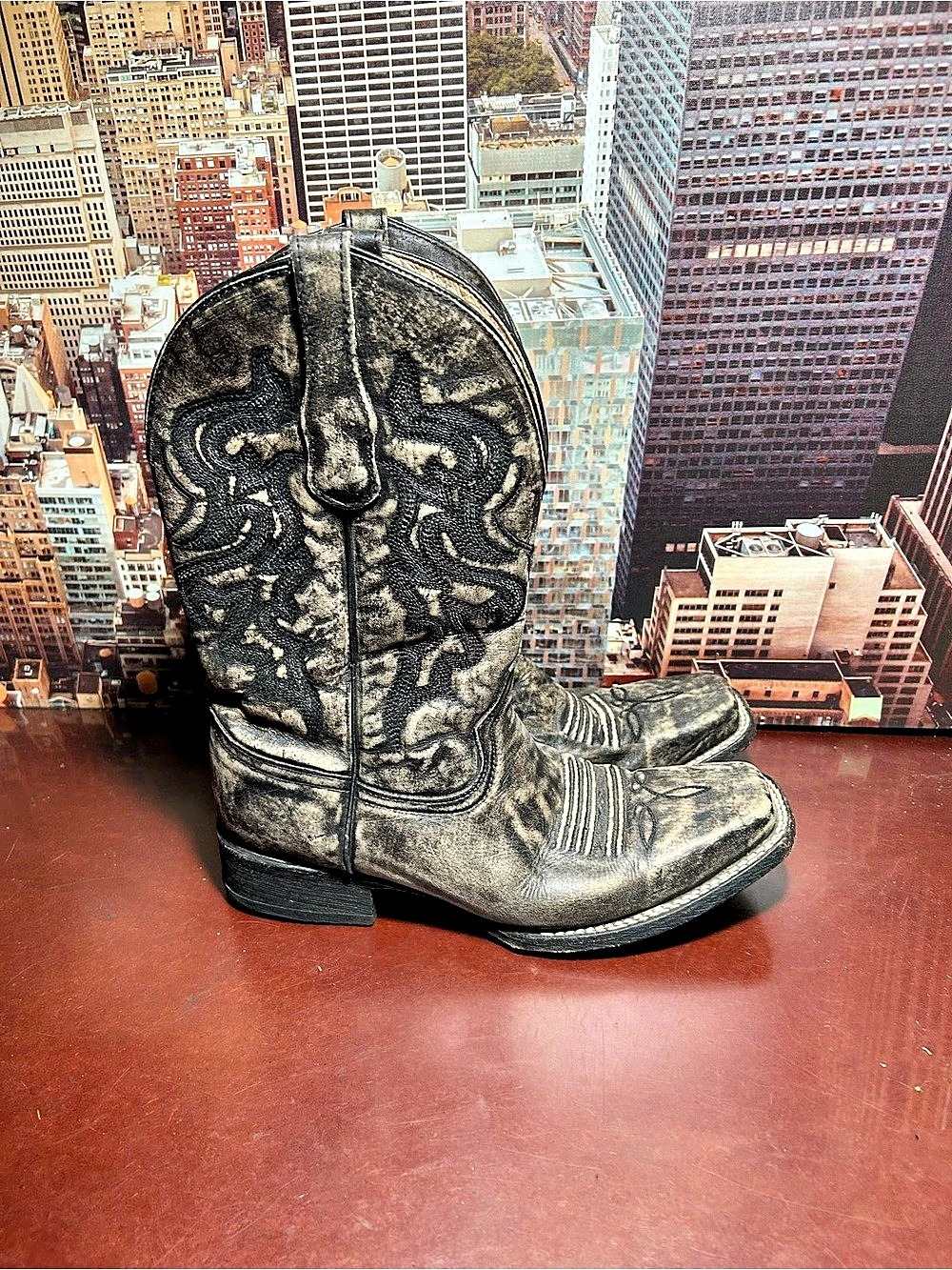 Circle G men 
Black Embroidered Square Toe Western Boots L5464 Western